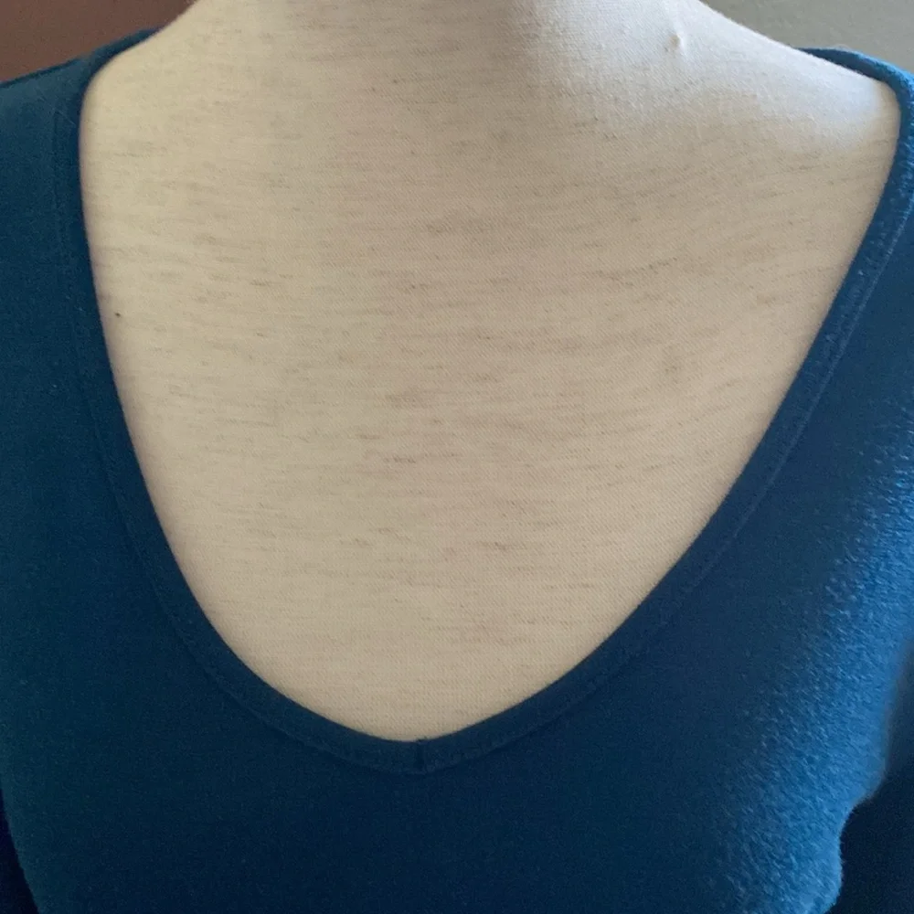 Ruffles🌬️🌫️🪽On Edges Top - Picture 5 of 17